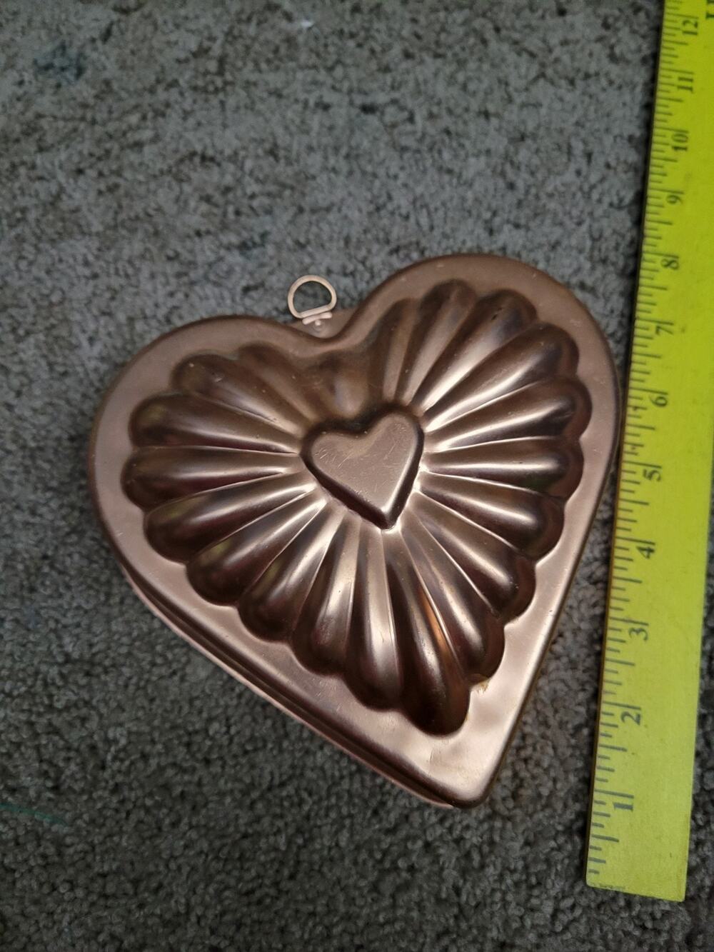 Coppertone Metal Heart Mold Retro Vintage